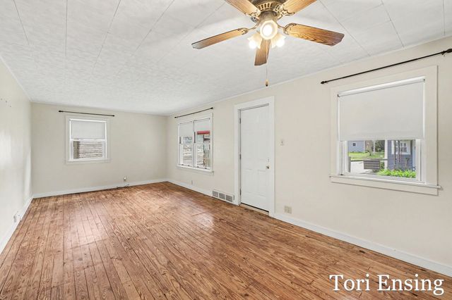 212.5 E Montcalm Street, Greenville City, MI 48838