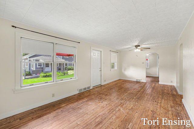 212.5 E Montcalm Street, Greenville City, MI 48838