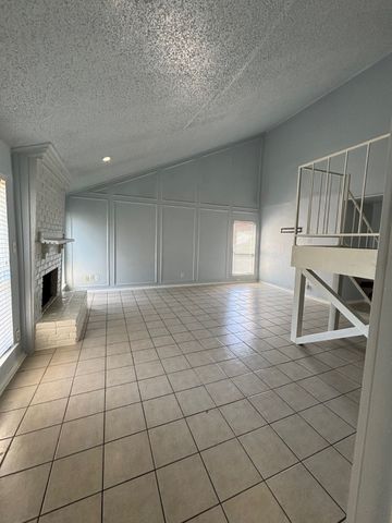 2207 Heritage Circle, Carrollton, TX 75006