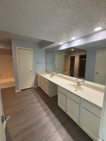 2207 Heritage Circle, Carrollton, TX 75006