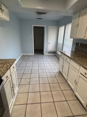 2207 Heritage Circle, Carrollton, TX 75006