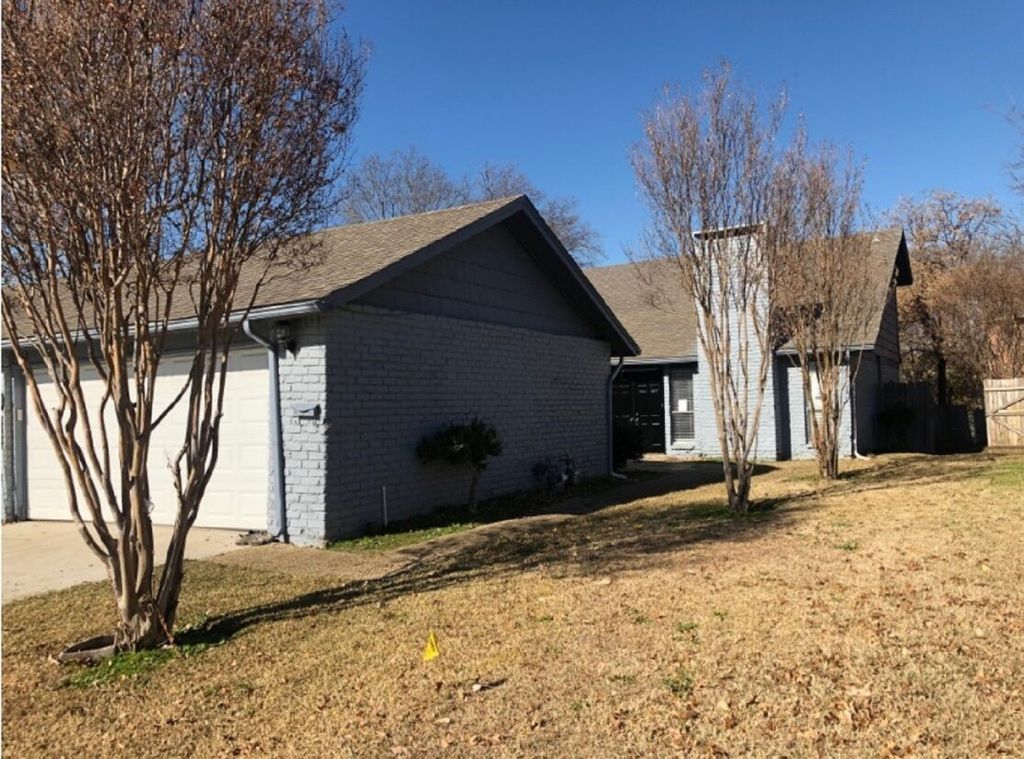 2207 Heritage Circle, Carrollton, TX 75006