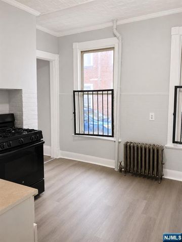 165 Pearl Street, Paterson, NJ 07501