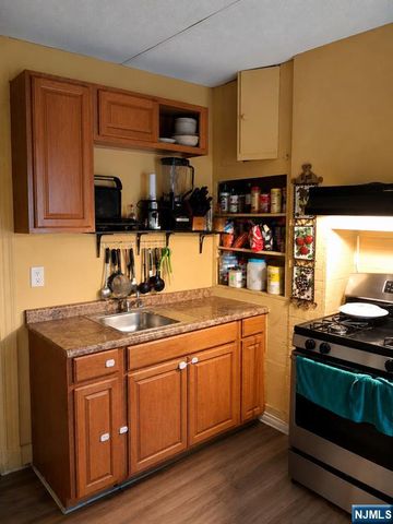 165 Pearl Street, Paterson, NJ 07501