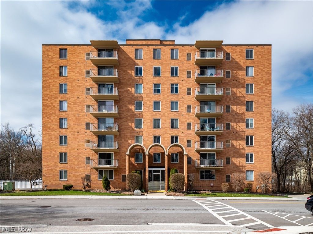 50 S Rocky River Drive 705, Berea, OH 44017