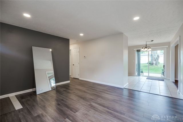 1861 Iowa Drive, Xenia, OH 45385