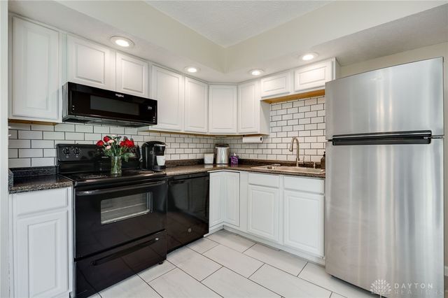 1861 Iowa Drive, Xenia, OH 45385