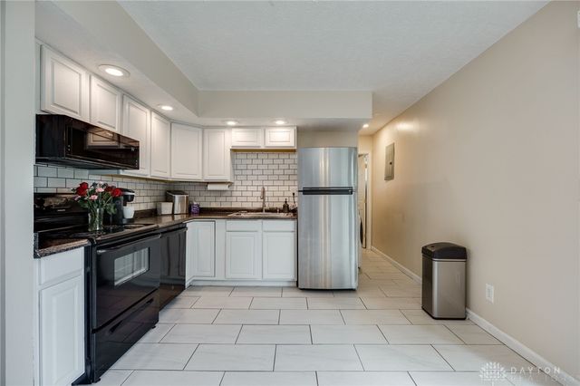 1861 Iowa Drive, Xenia, OH 45385