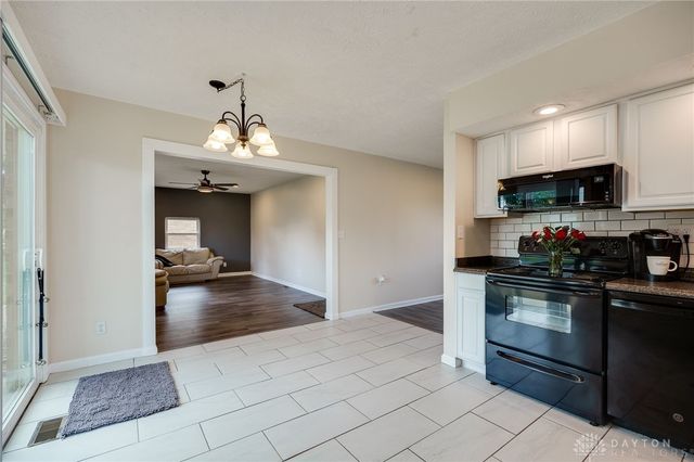 1861 Iowa Drive, Xenia, OH 45385