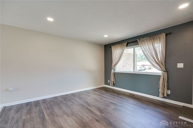 1861 Iowa Drive, Xenia, OH 45385