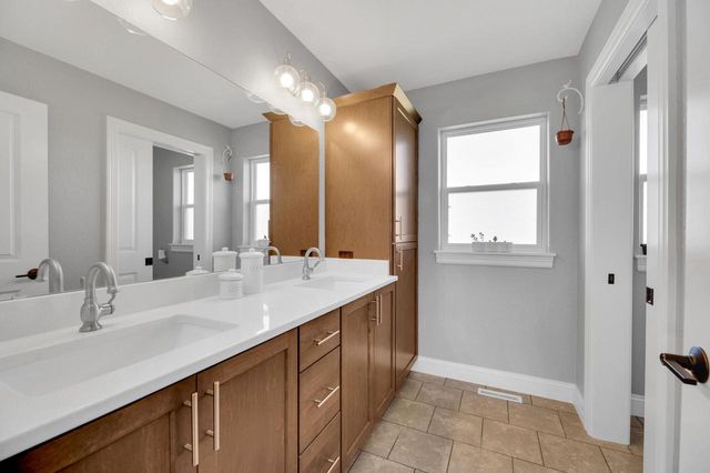 W2464 Leasure WAY, East Troy, WI 53120