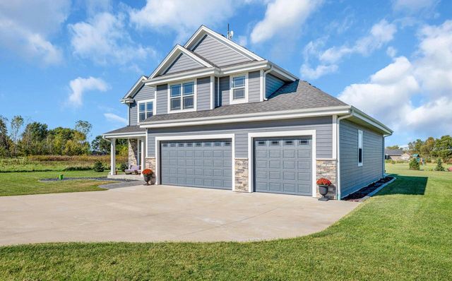 W2464 Leasure WAY, East Troy, WI 53120