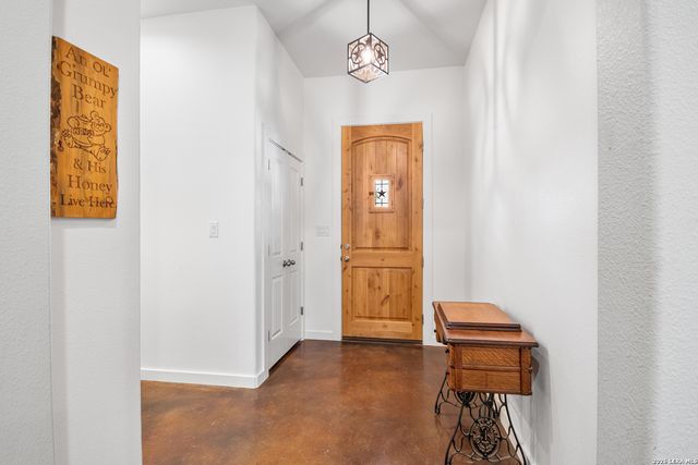 585 English Hollow, Bandera, TX 78003