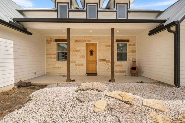 585 English Hollow, Bandera, TX 78003