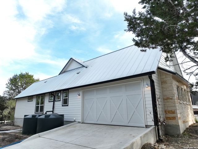 585 English Hollow, Bandera, TX 78003