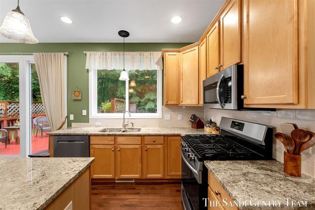 15025 Briarwood Street, Grand Haven, MI 49417