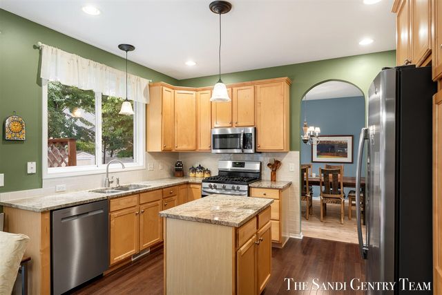 15025 Briarwood Street, Grand Haven, MI 49417