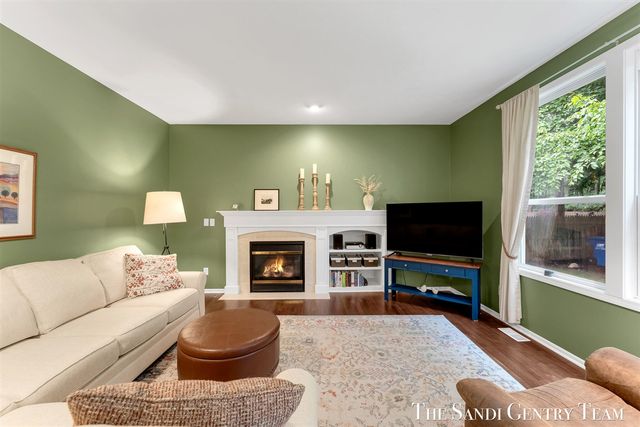 15025 Briarwood Street, Grand Haven, MI 49417