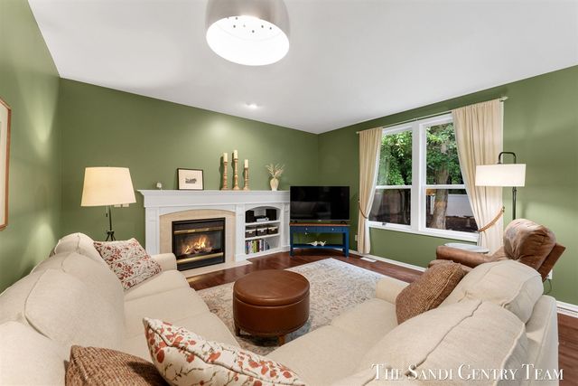 15025 Briarwood Street, Grand Haven, MI 49417