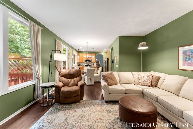 15025 Briarwood Street, Grand Haven, MI 49417