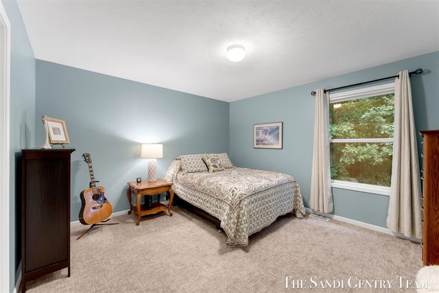 15025 Briarwood Street, Grand Haven, MI 49417