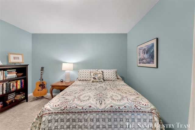 15025 Briarwood Street, Grand Haven, MI 49417