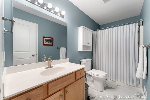 15025 Briarwood Street, Grand Haven, MI 49417