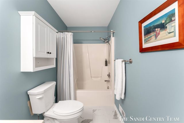 15025 Briarwood Street, Grand Haven, MI 49417