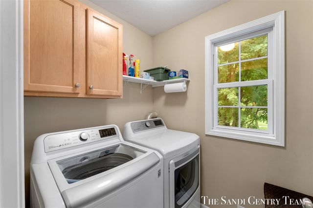 15025 Briarwood Street, Grand Haven, MI 49417