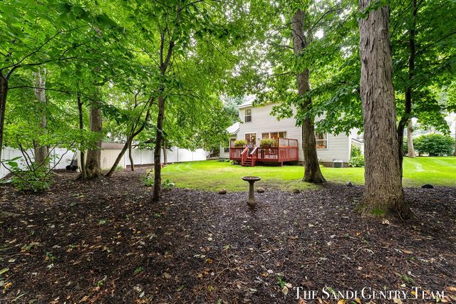 15025 Briarwood Street, Grand Haven, MI 49417