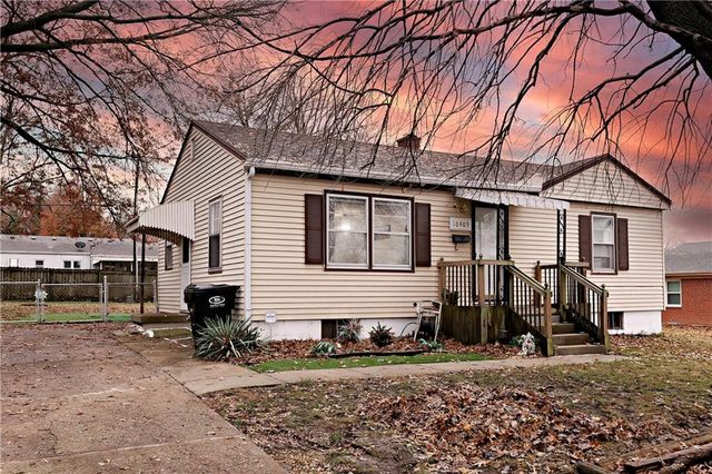 10409 E 26th Street S, Independence, MO 64052