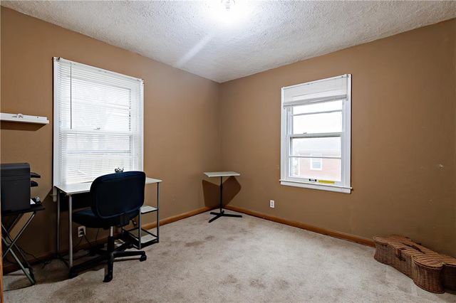 10409 E 26th Street S, Independence, MO 64052