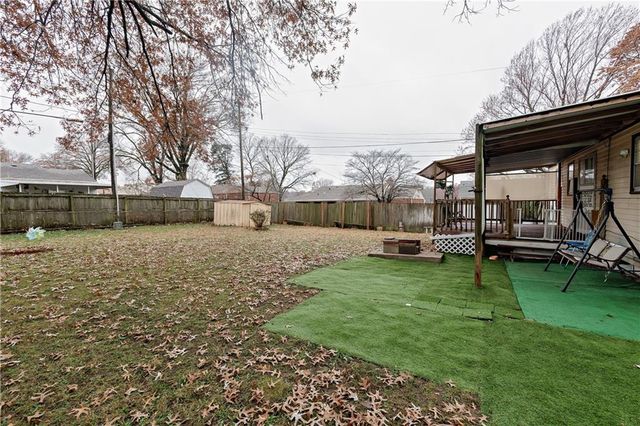 10409 E 26th Street S, Independence, MO 64052