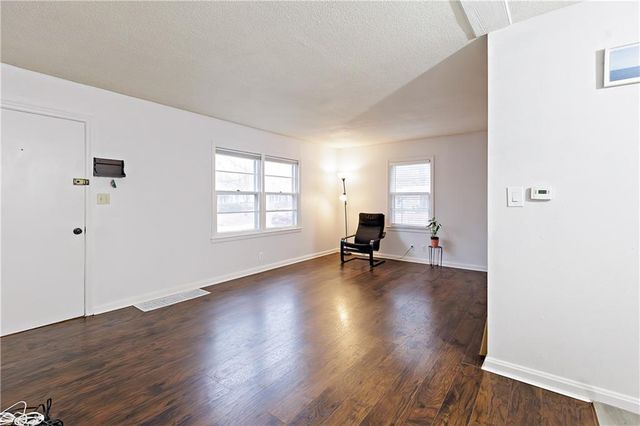 10409 E 26th Street S, Independence, MO 64052