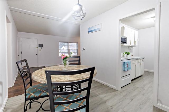 10409 E 26th Street S, Independence, MO 64052