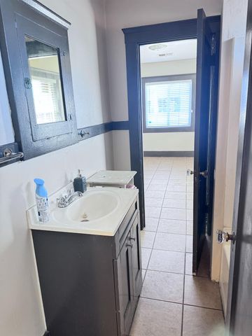 3954 Franklin Blvd, Sacramento, CA 95820