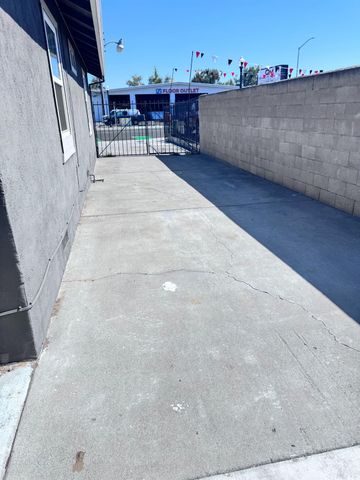 3954 Franklin Blvd, Sacramento, CA 95820