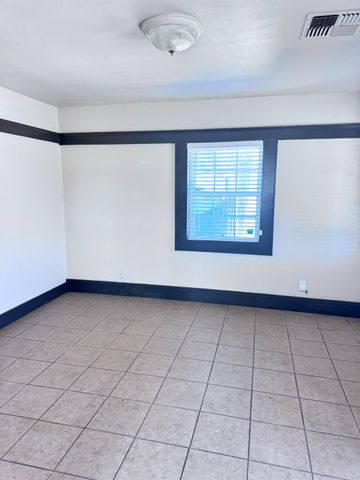 3954 Franklin Blvd, Sacramento, CA 95820