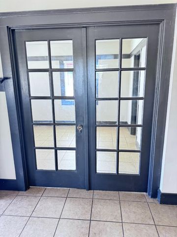 3954 Franklin Blvd, Sacramento, CA 95820