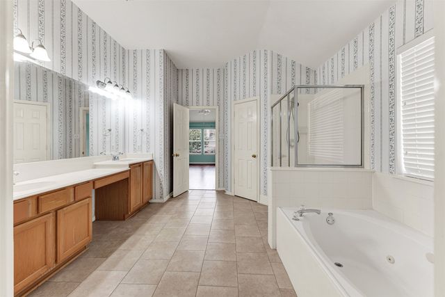 509 Lochwood Drive, Murphy, TX 75094