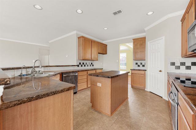 509 Lochwood Drive, Murphy, TX 75094