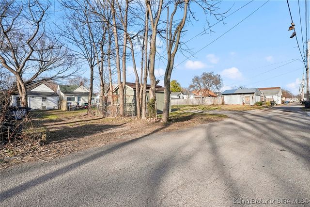 1808 Culbertson Avenue, New Albany, IN 47150