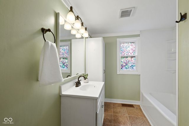 21911 Riverwood Avenue, Noblesville, IN 46062