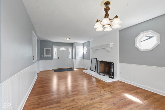 21911 Riverwood Avenue, Noblesville, IN 46062