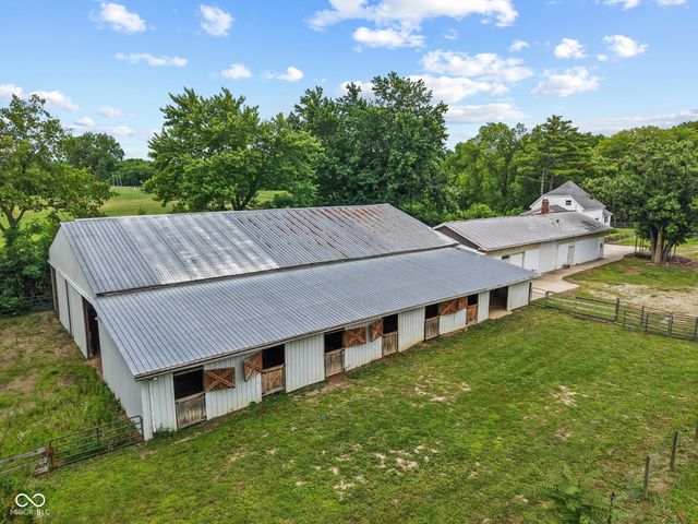 21911 Riverwood Avenue, Noblesville, IN 46062