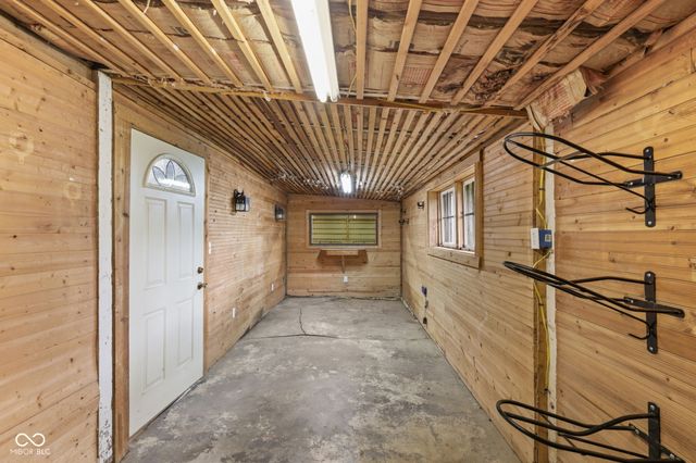 21911 Riverwood Avenue, Noblesville, IN 46062