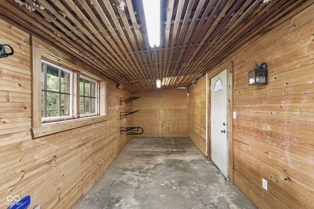21911 Riverwood Avenue, Noblesville, IN 46062