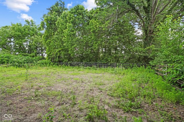 21911 Riverwood Avenue, Noblesville, IN 46062