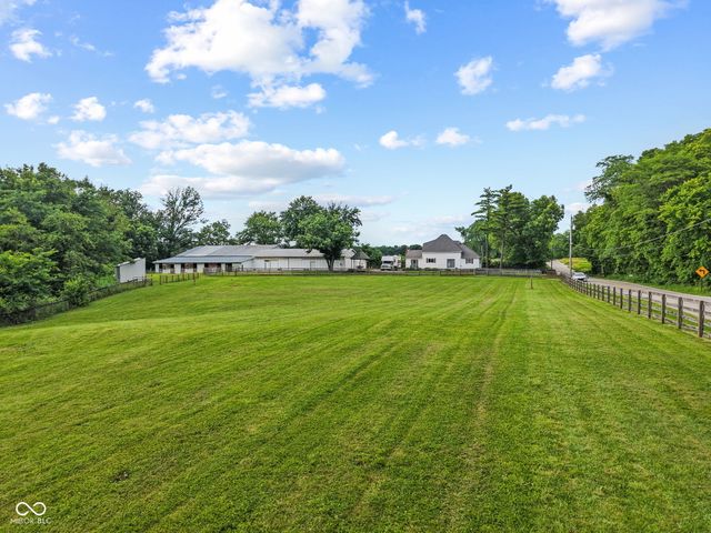 21911 Riverwood Avenue, Noblesville, IN 46062