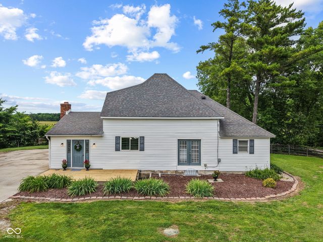 21911 Riverwood Avenue, Noblesville, IN 46062